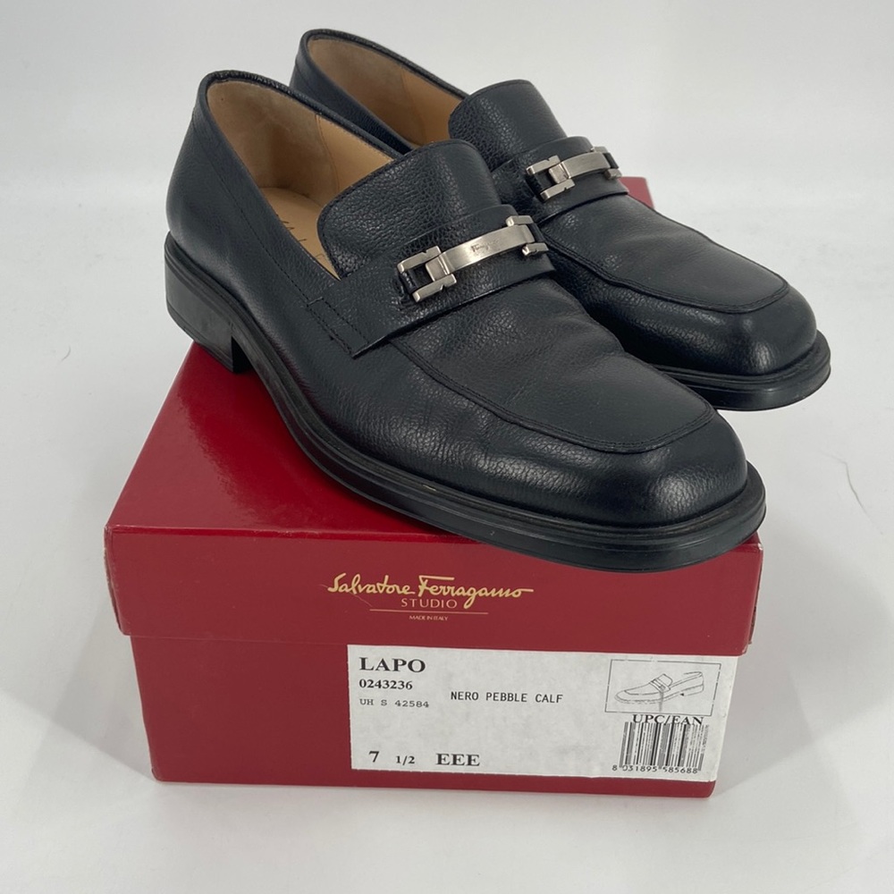 Salvatore Ferragamo Nero pebble calf loafers